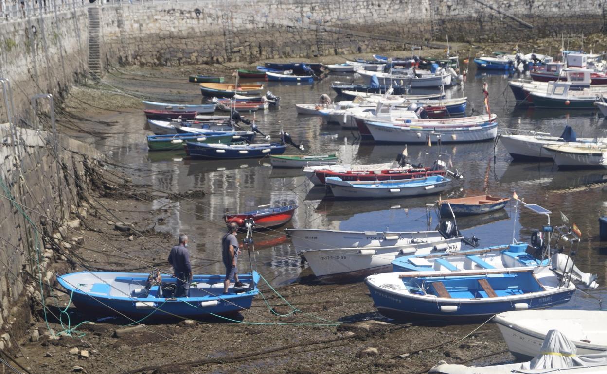Bajamar en el puerto castreño.