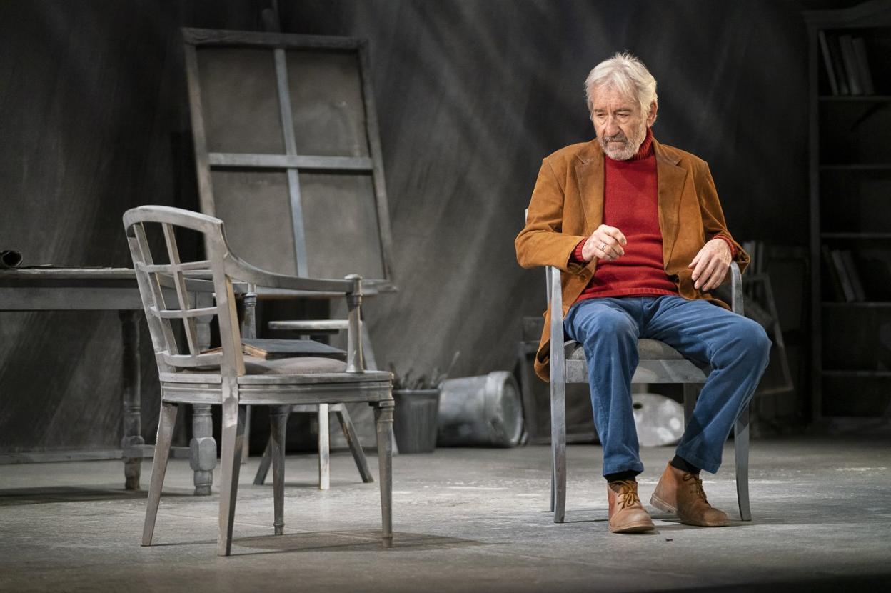 José Sacristán interpreta a un pintor que atraviesa una crisis creativa y vital tras el fallecimiento de su esposa. pentación