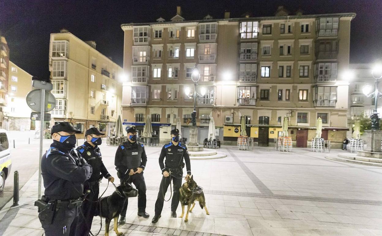 Agentes de la Policía Local de Santander.