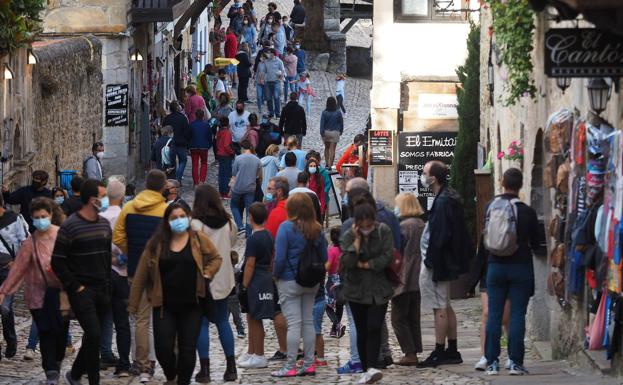 Cantabria abrirá en Semana Santa si está vacunada «una gran parte» de los mayores