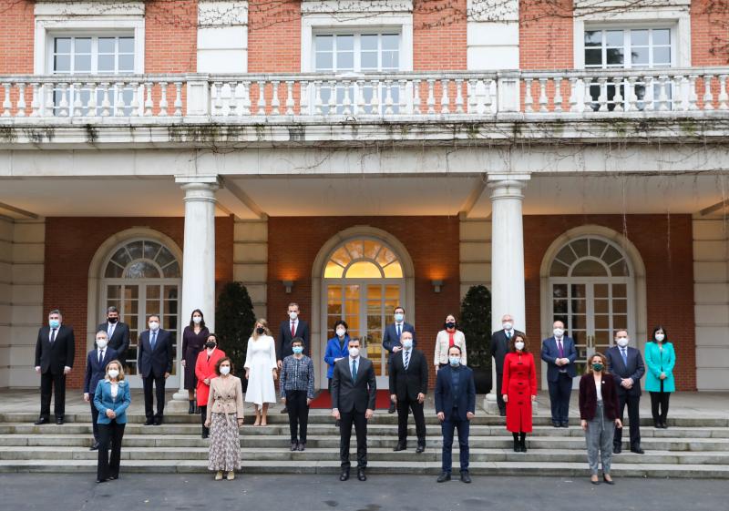 Foto de familia del Gobierno de coalición del PSOE y Unidas Podemos