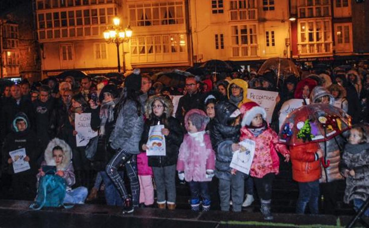 Cientos de personas se manifestaron a finales de 2019 para exigir un servicio de Pediatría «digno» en Campoo