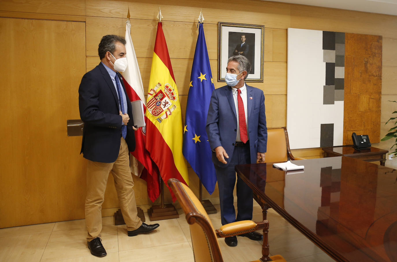 Reunión de Martín y Revilla, este miércoles en el Gobierno de Cantabria.