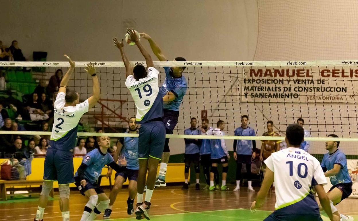 Imagen de un partido del Voley Textil.