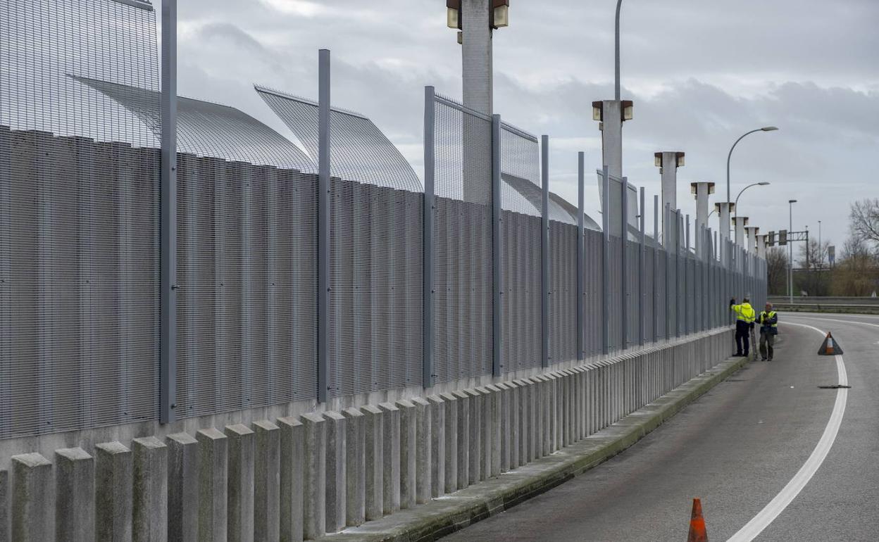 El Puerto de Santander contratará a 9 policías e instalará más vallas y cámaras térmicas