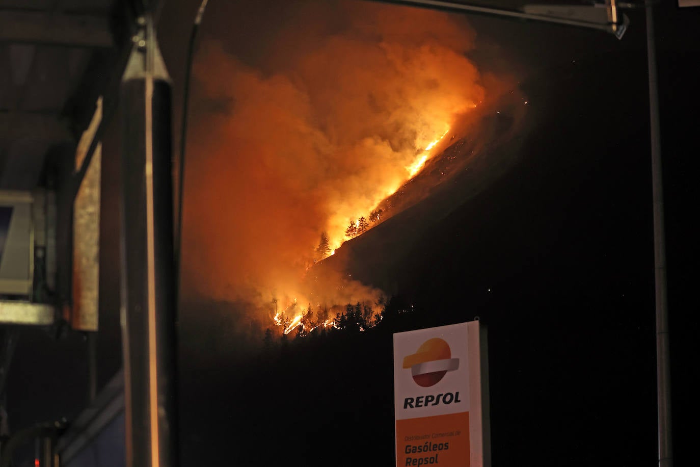 Fotos: Cantabria tiene una treintena de incendios activos