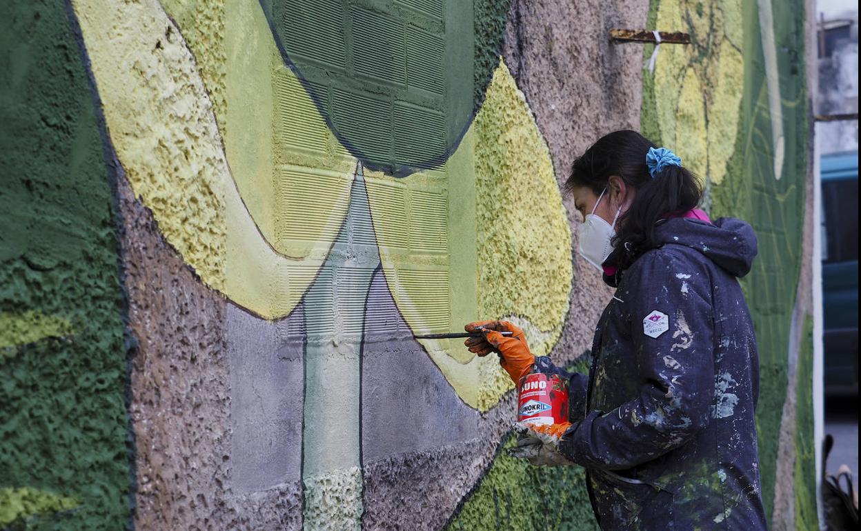 Doa Oa representa trasladar en sus obras una mirada crítica sobre la situación del patrimonio natural.