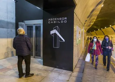 Imagen secundaria 1 - El ascensor del Cabildo está de estreno