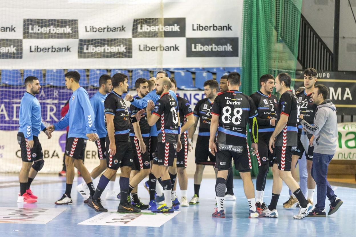 Los jugadores del Liberbank juegan hoy un encuentro ante un rival directo por la permanencia. 