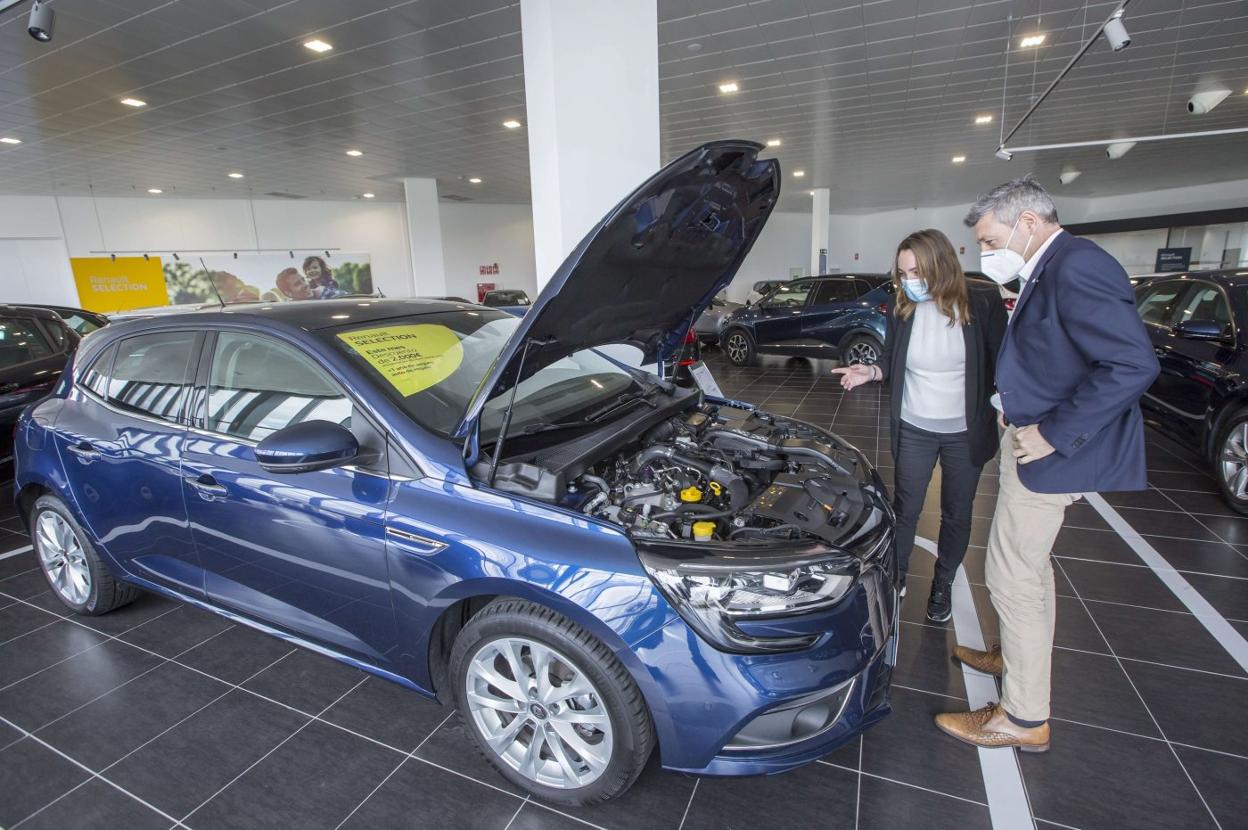 La venta de coches sigue cayendo en Cantabria y en España. roberto ruiz