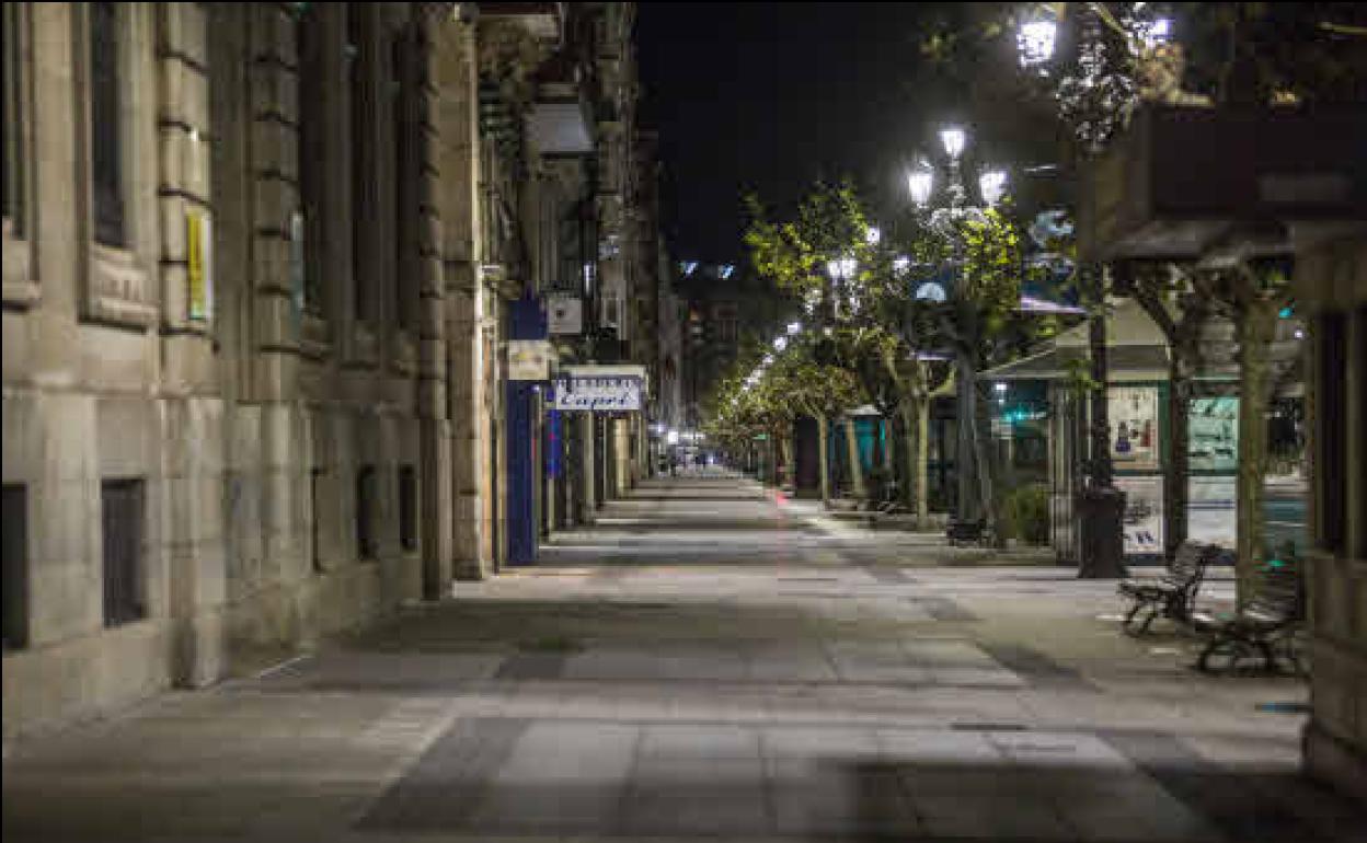 Primera noche con el toque de queda en Santander durante la pandemia