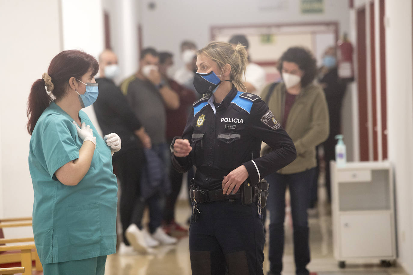 Los policías de Santander han recibido ya la primera dosis de la vacuna de AstraZeneca.