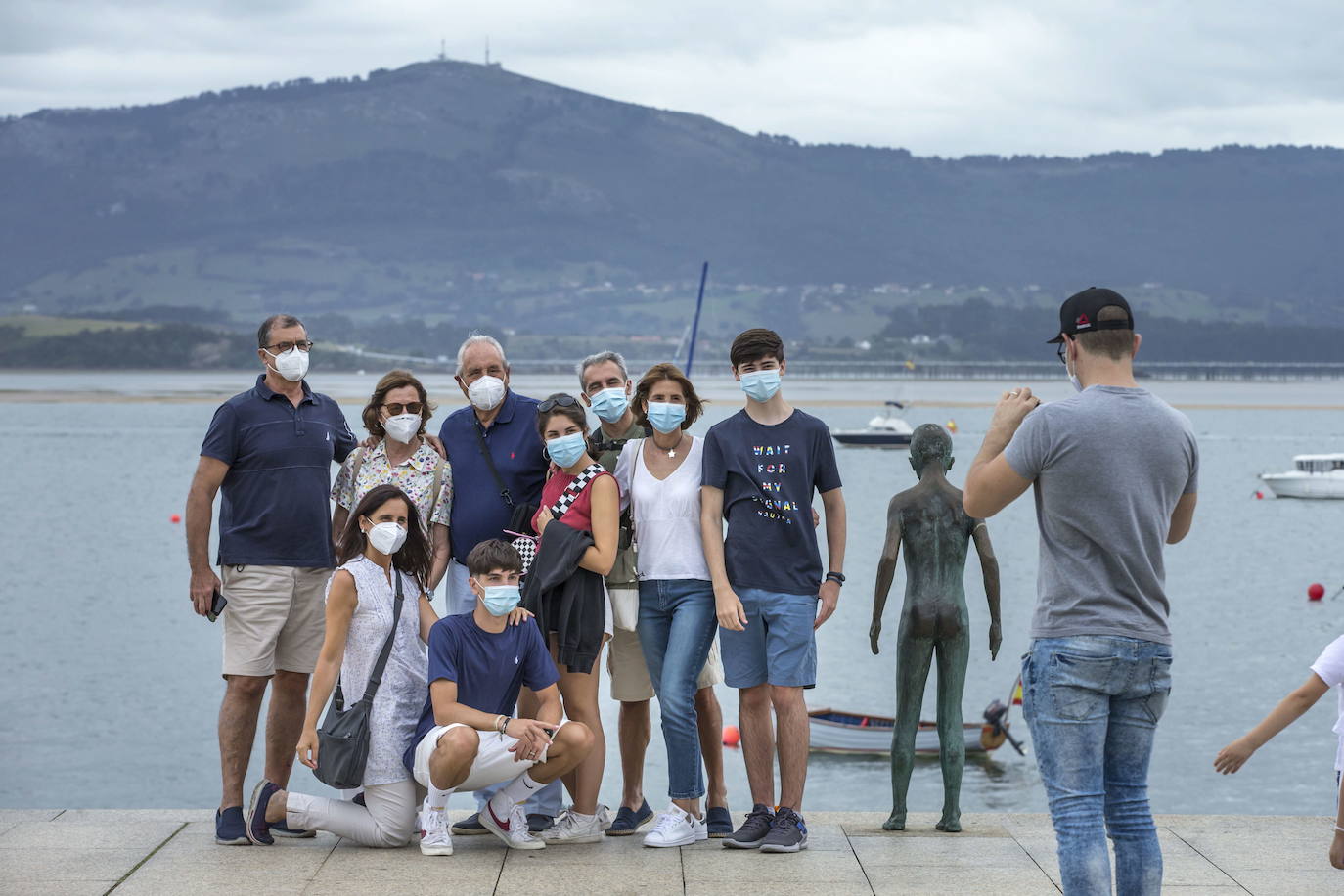 Turistas en el centro de Santander, en una imagen del pasado verano. 