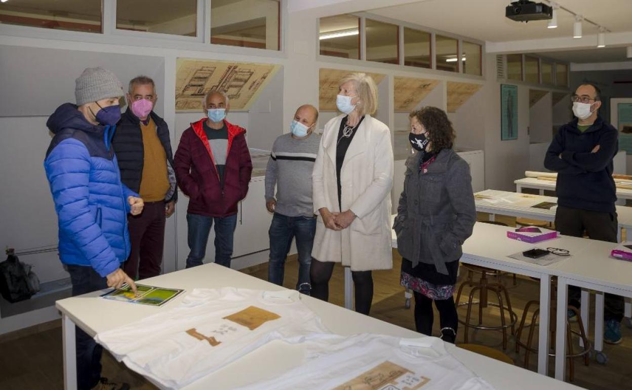 La consejera de Educación y Formación Profesional, Marina Lombó, visitó el colegio Torres Quevedo