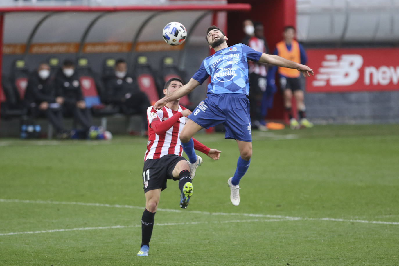 Un dudoso penalti cerca del descanso y un nuevo gol al comienzo de la segunda mitad decantaron el partido en contra del equipo pejino