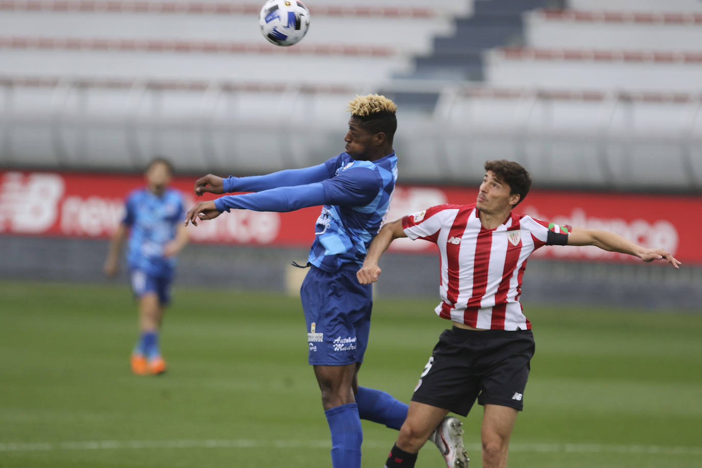 Un dudoso penalti cerca del descanso y un nuevo gol al comienzo de la segunda mitad decantaron el partido en contra del equipo pejino