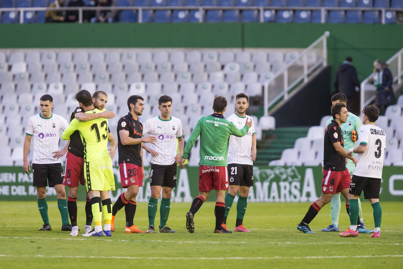 Fotos: Las imágenes del Racing- Real Sociedad B