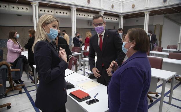 PSOE y Ciudadanos se alían para descabalgar al PP del Gobierno de Murcia