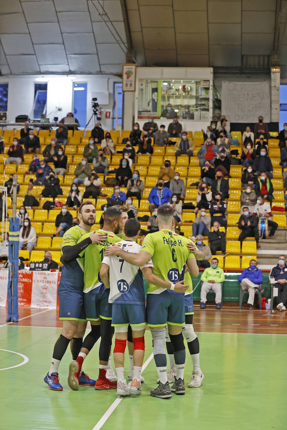 El Textil Santanderina vence al Ushuaia Voley (3-2) en el Matilde de la Torre.