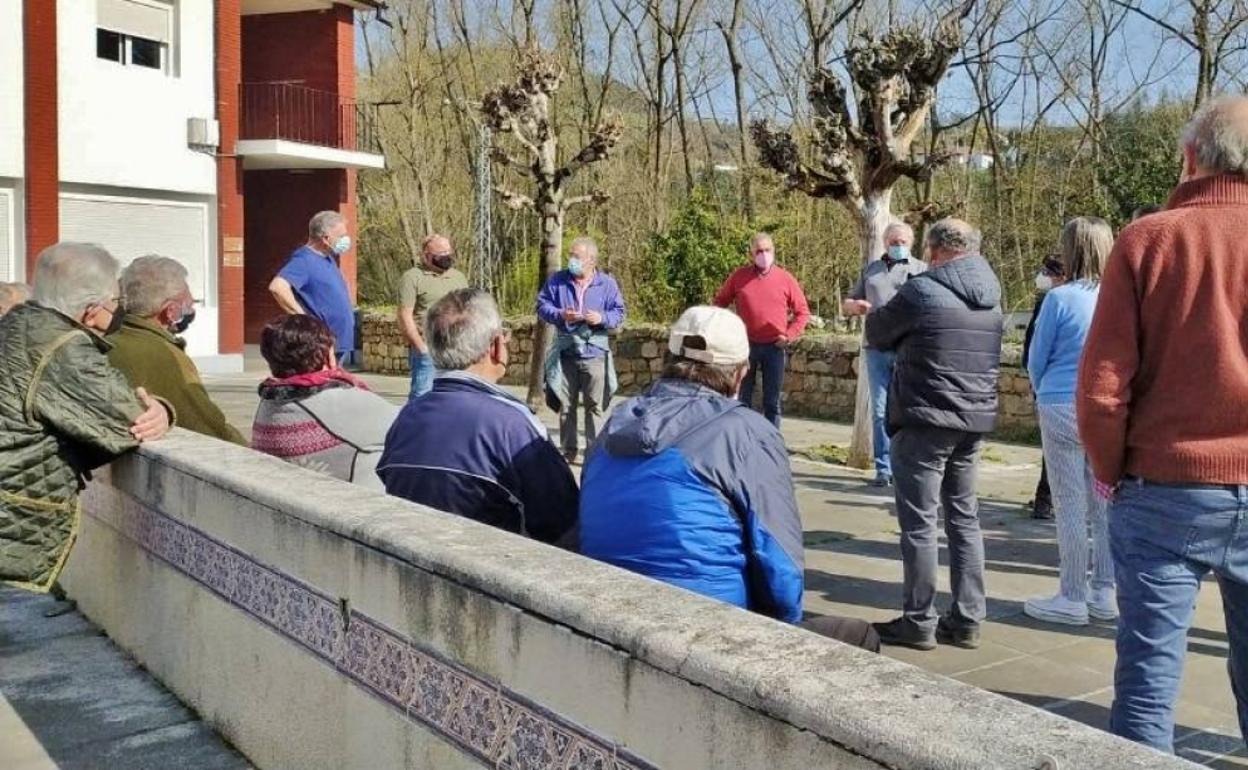 Primera reunión convocada por el Ayuntamiento.