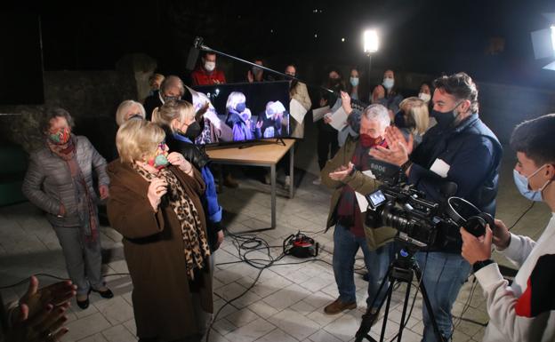 Fin de rodaje de una escena cómica que despertó las carcajadas de los presentes 