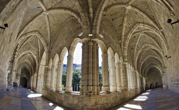 El claustro de la Catedral de Santander.