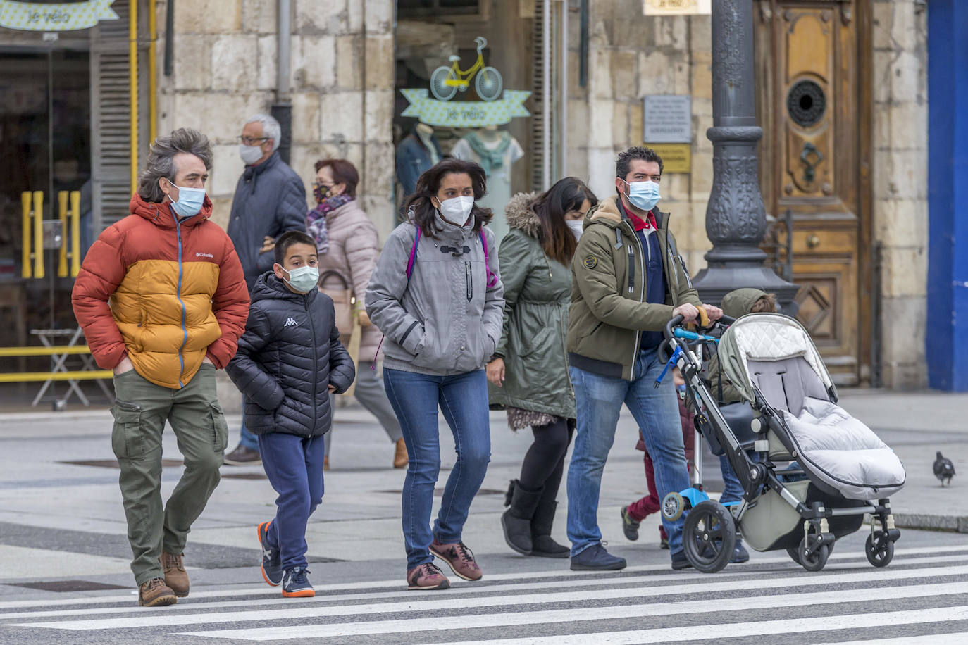 El cierre perimetral y el mal tiempo arruinan un puente de San José sin turistas.