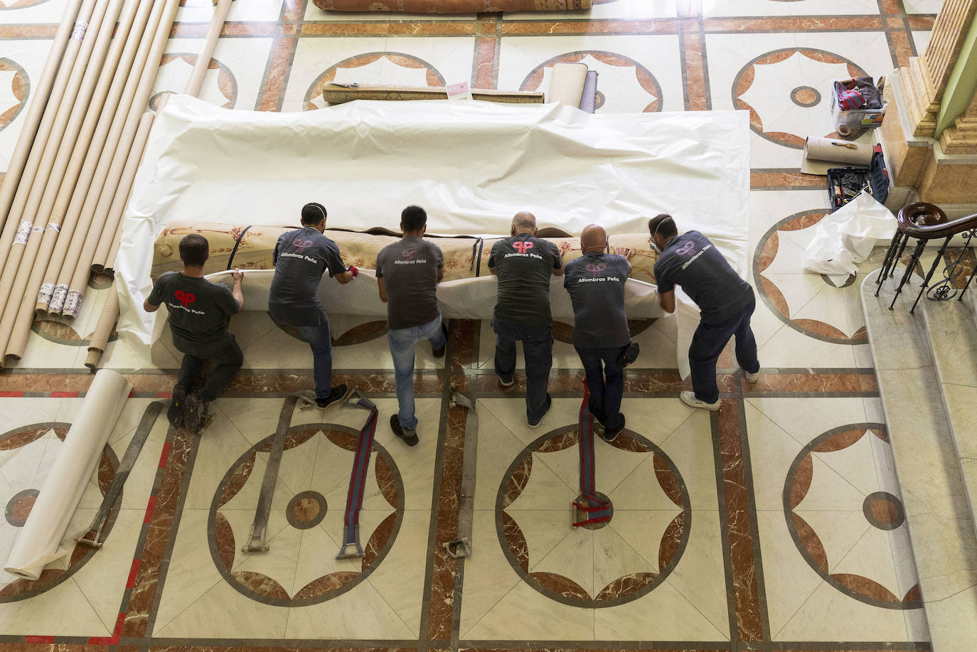 Fotos: Desmontando el histórico inmueble del Banco Santander en el Paseo de Pereda