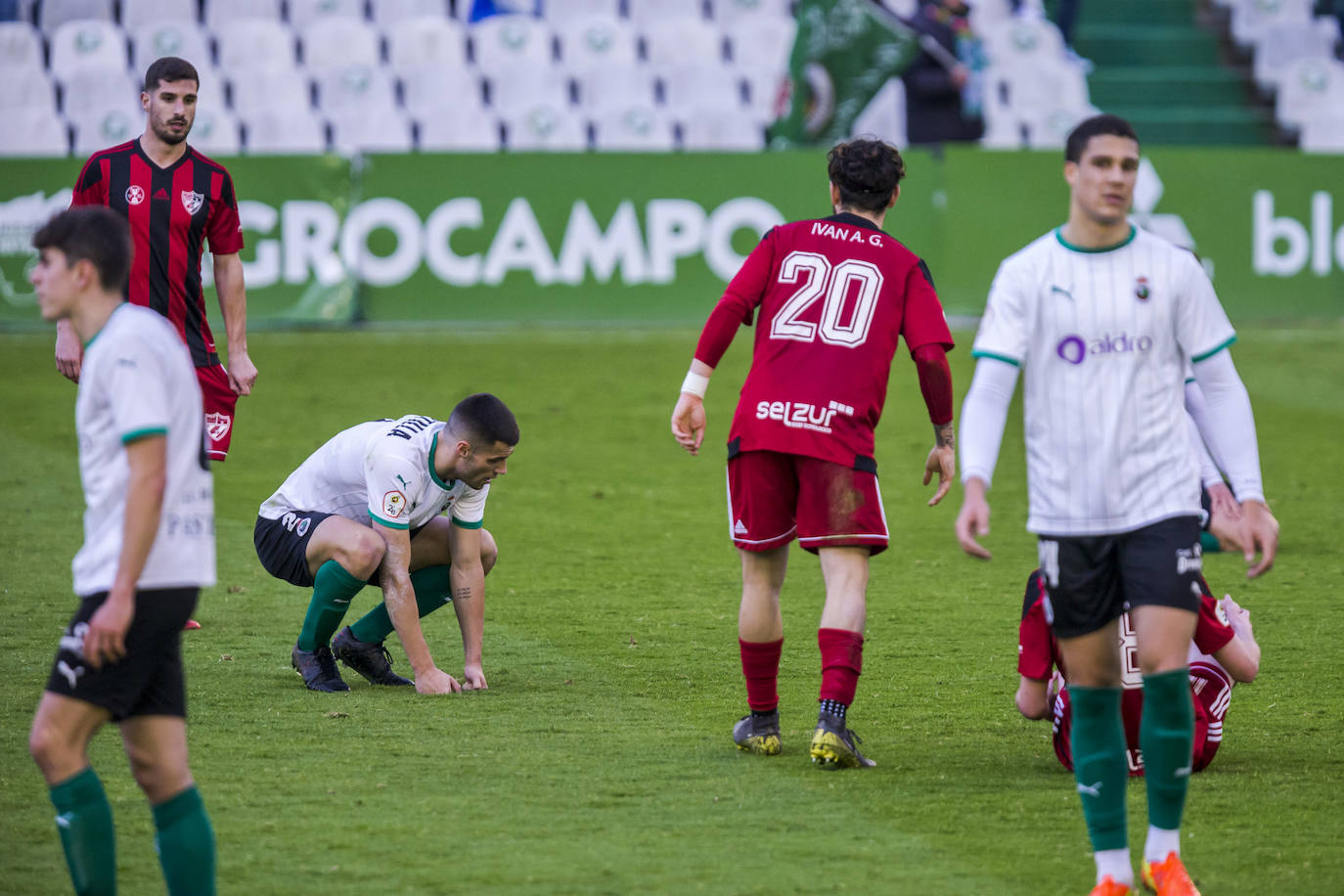 El Racing empata a cero ante el Arenas y dice adiós al ascenso a Segunda