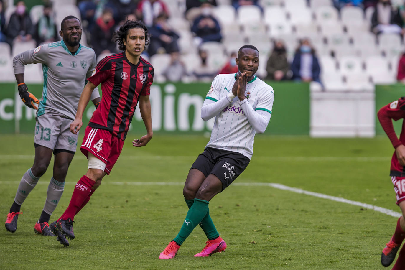 El Racing empata a cero ante el Arenas y dice adiós al ascenso a Segunda