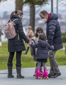 Imagen secundaria 2 - El cierre perimetral y el mal tiempo arruinan el puente de San José