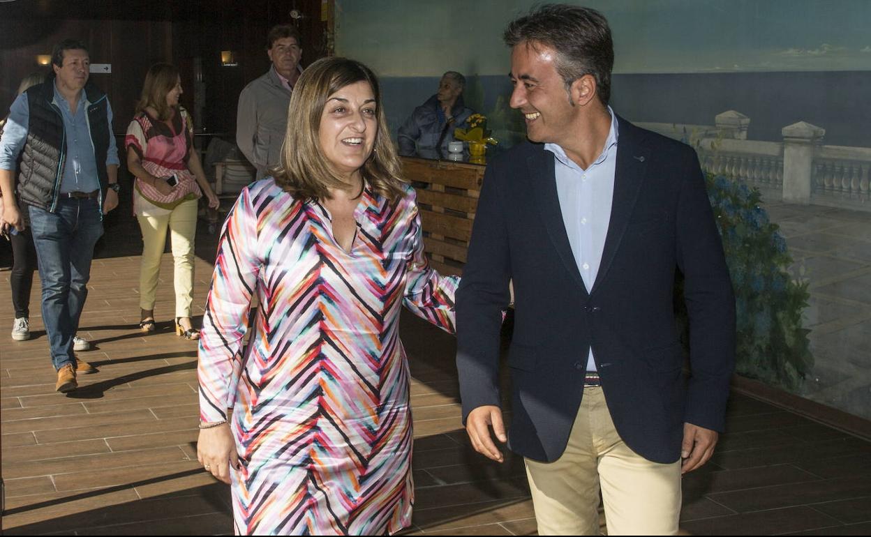 Sáenz de Buruaga con Movellán.