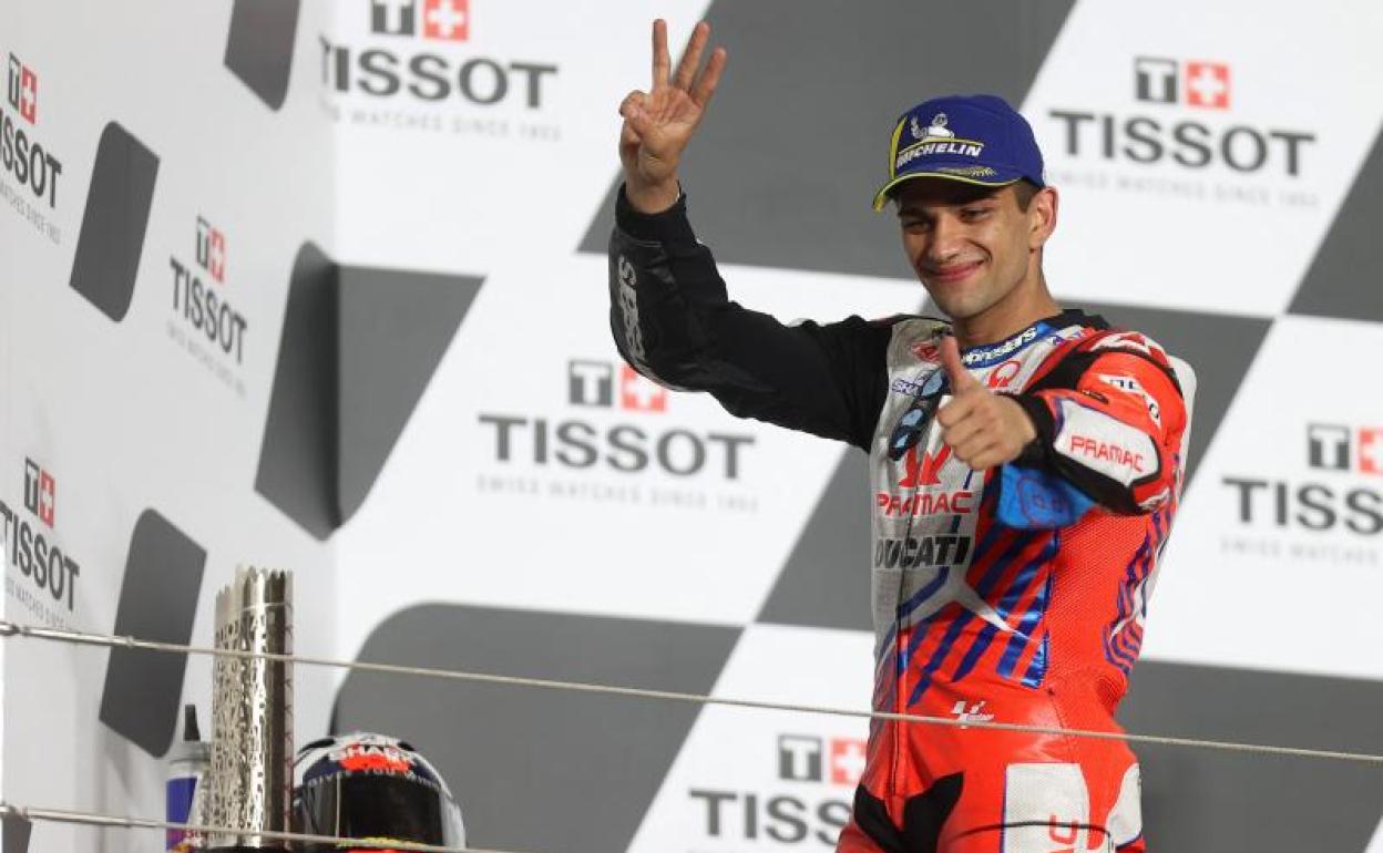 Jorge Martín, celebrando su tercer puesto