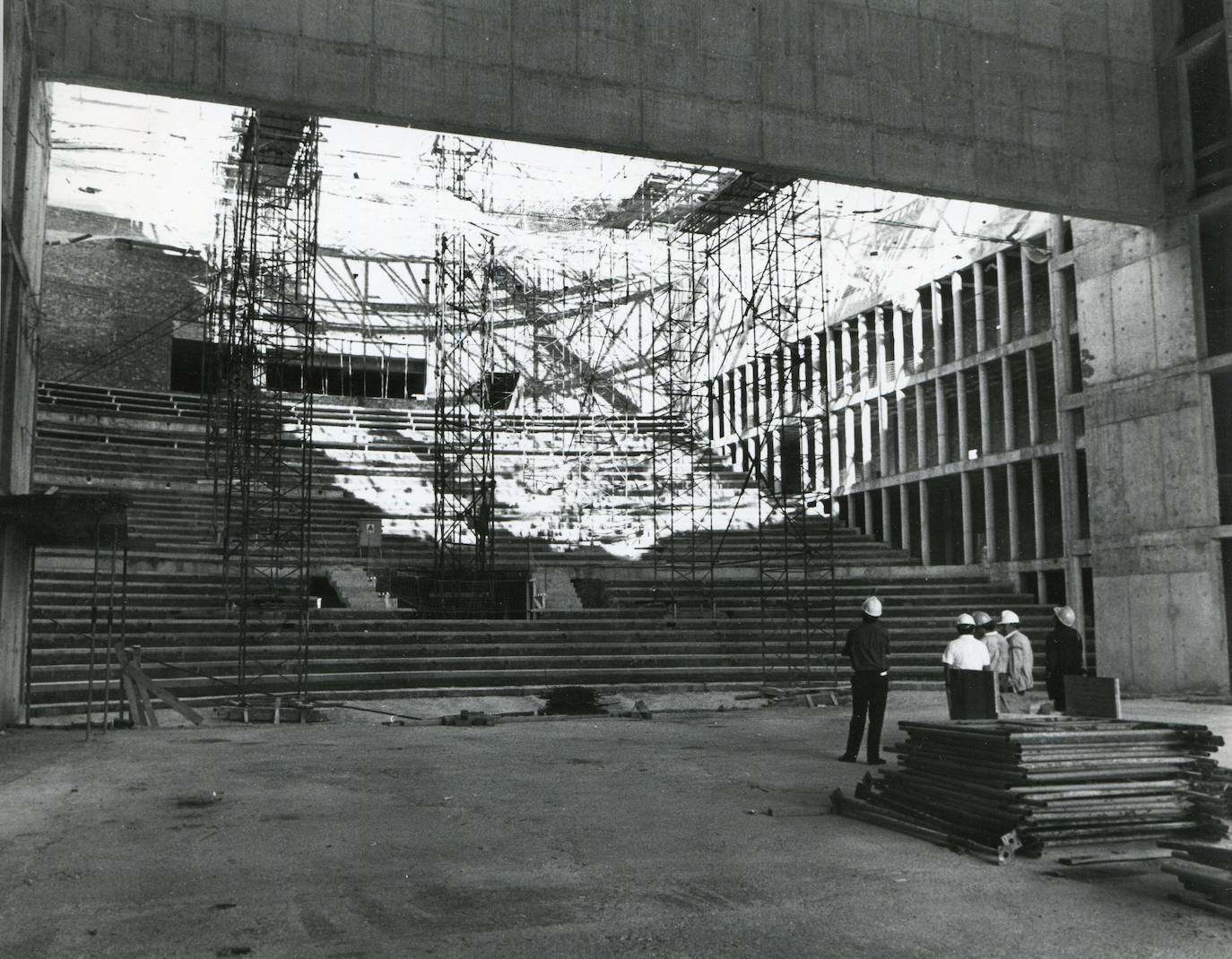 Años 80. Obras de construcción del Palacio de Festivales entre 1987, 1988 y 1990.