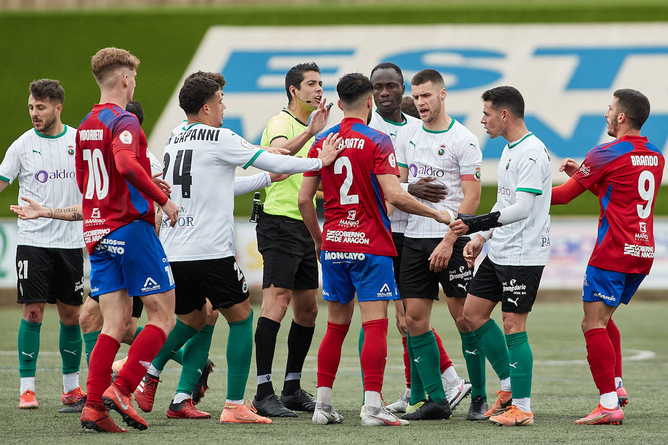 Mal partido del Racing contra el Tarazona.