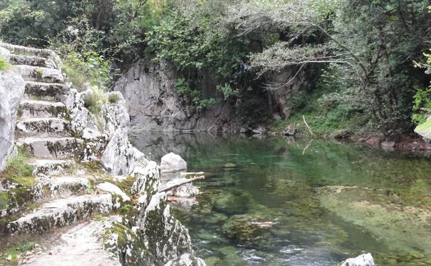 Remanso y senda del río Pas 