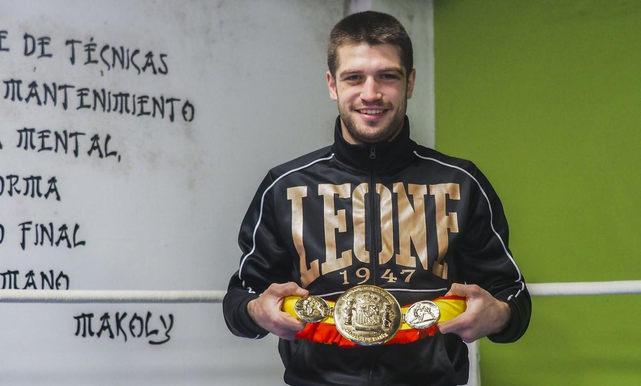 Jon Míguez, en su gimnasio en Castro Urdiales. 