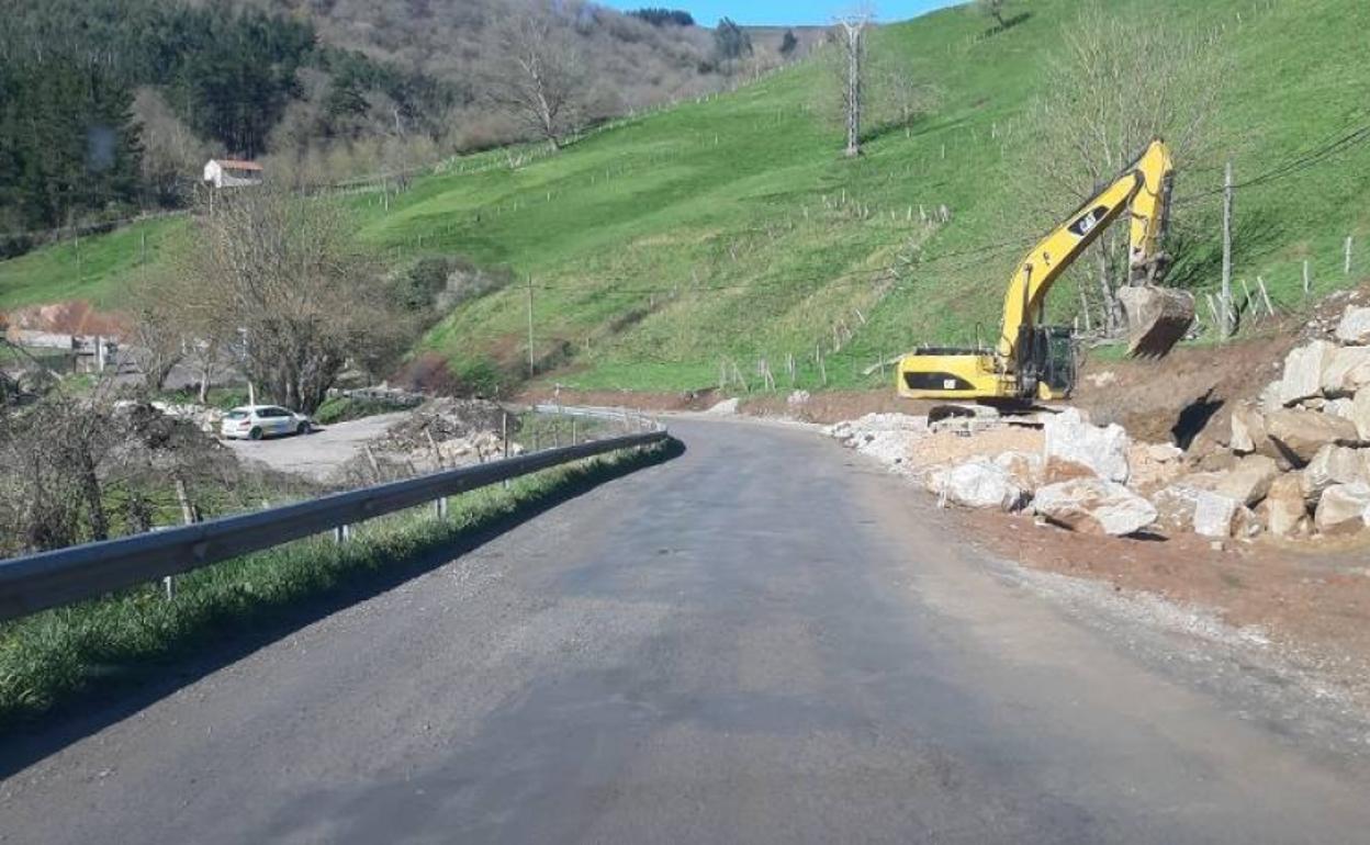 Obras en la carretera entre Anievas y Arenas de Iguña