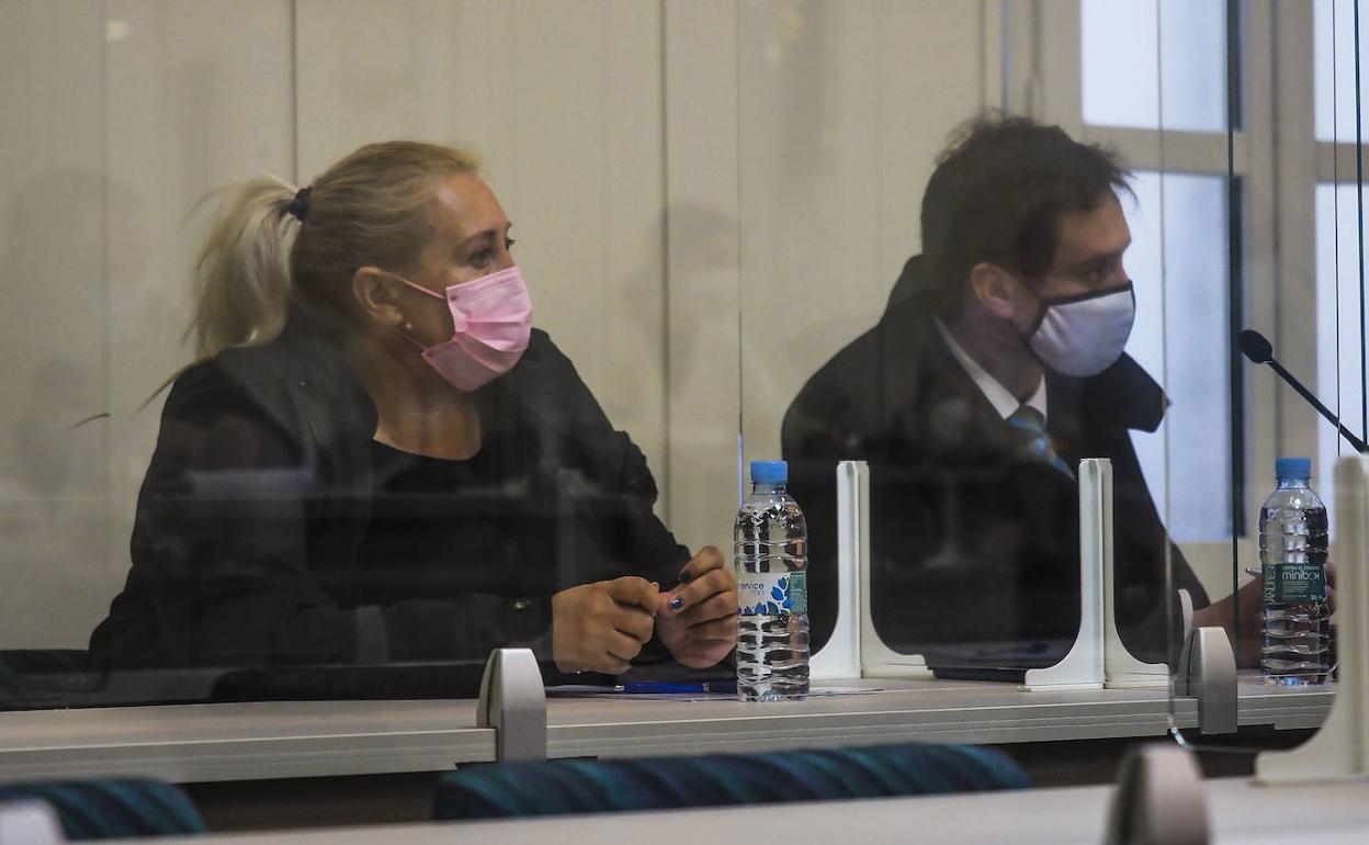 Una de las sesiones del juicio con Jimena González y Marcelo Campos en el tribunal.