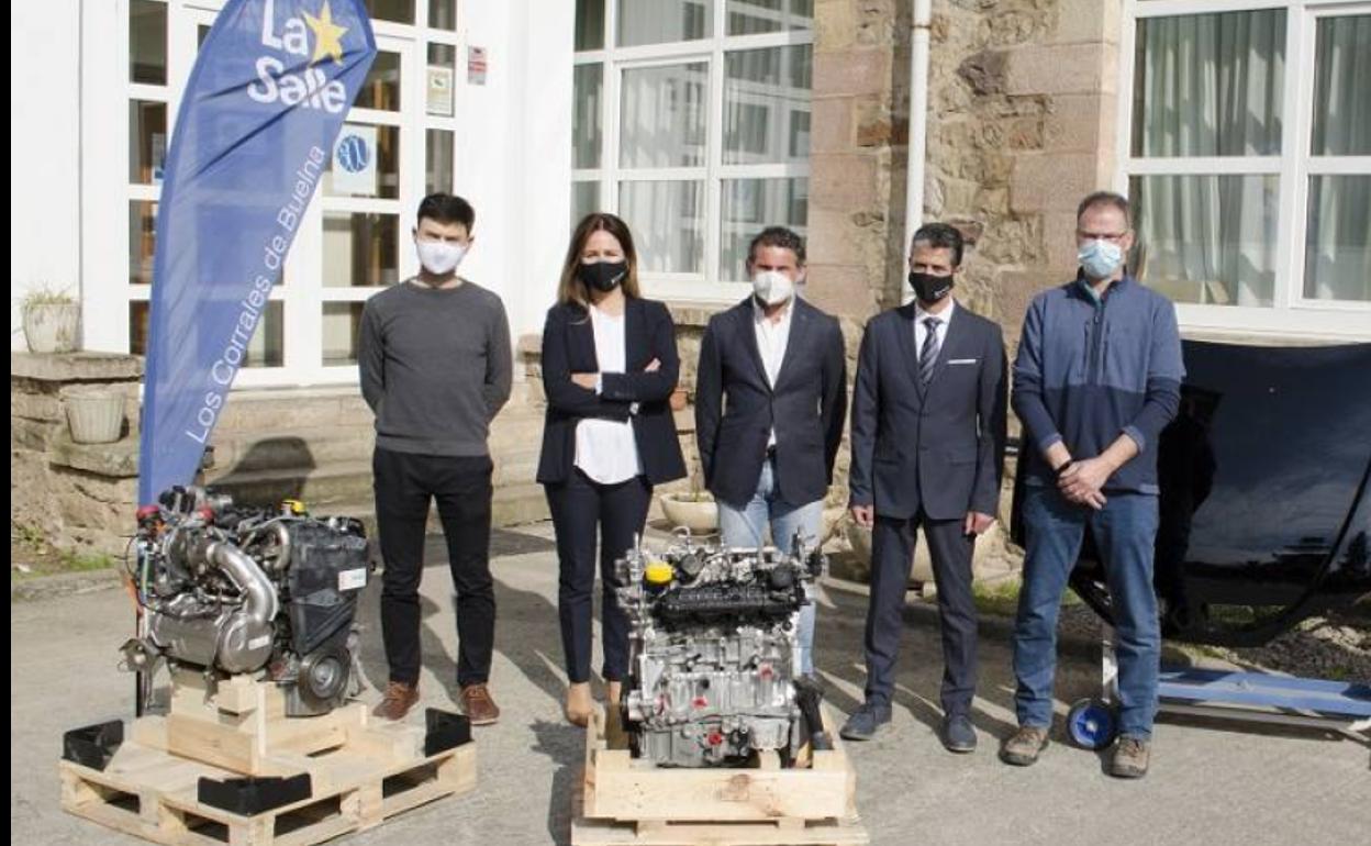 Donación de los motores en las instalaciones de La Salle de Los Corrales.