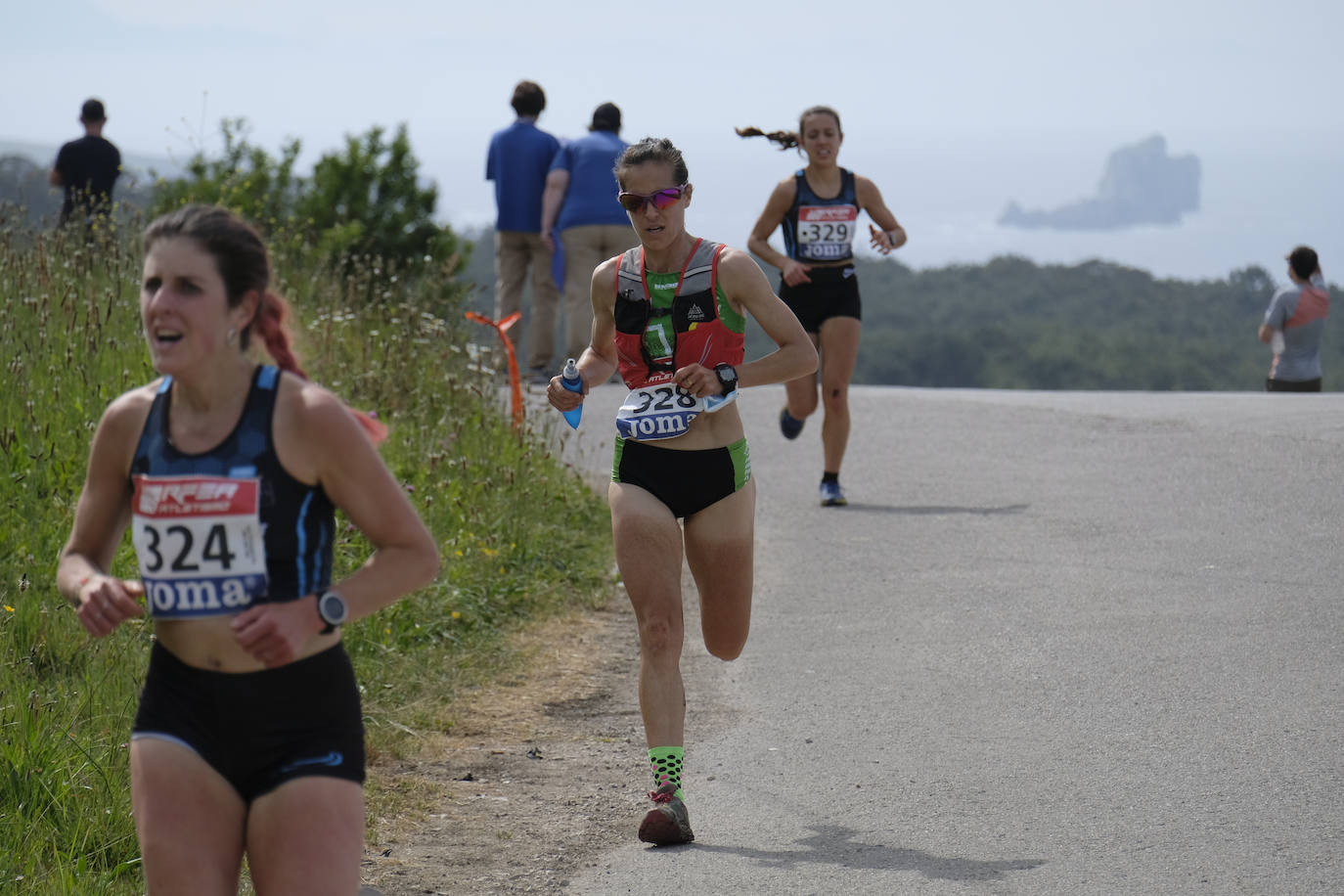 La corredora del Penedés vence en categoría absoluta femenina y se proclama campeona de España en el Trail Costa Quebrada