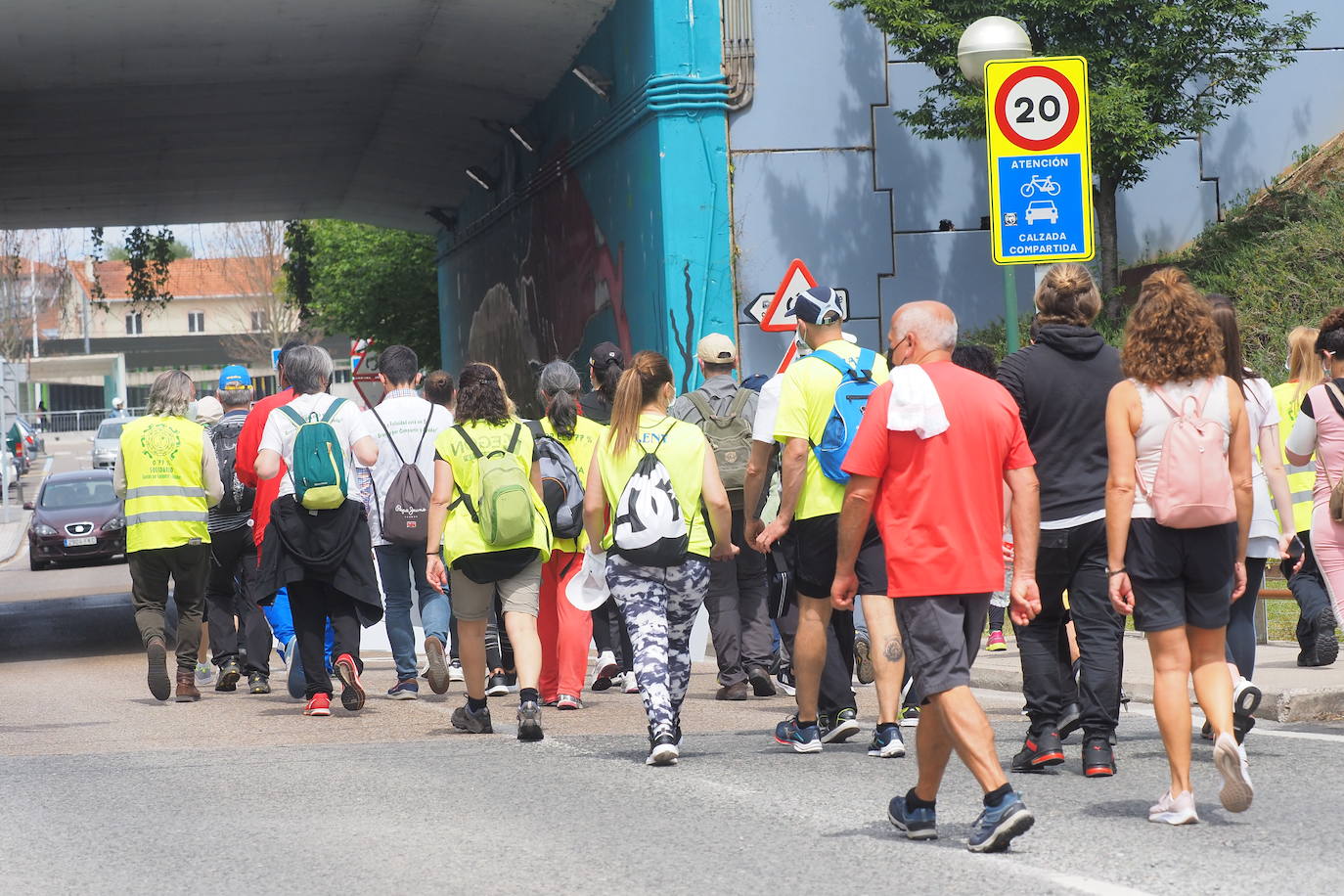 Fotos: La marcha solidaria por el 0,77% recorre Cantabria