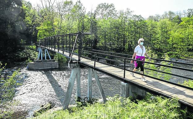 La Barquera. Este puente fue construido hace casi un siglo para mejorar el acceso a la mina de Reocín. 