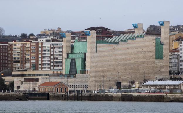 Foto panorámica del Palacio de Festivales y vídeo con la rueda de prensa celebrada hoy, lunes.