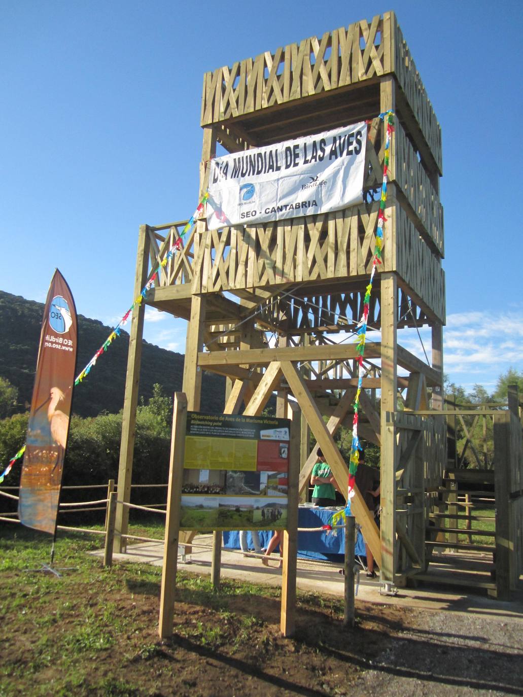 Esta torre situada en la playa de Trengandín y el Molino de las Aves, convierte al municipio de Noja en un punto de referencia para practicar el ecoturismo en todas sus variedades.