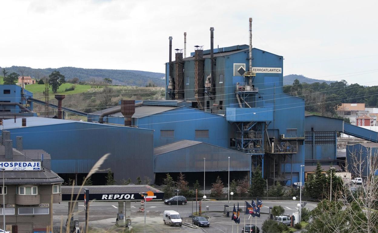 Ferroatlántica, con su planta de Boo de Guarnizo, es una de las empresas afectadas. 