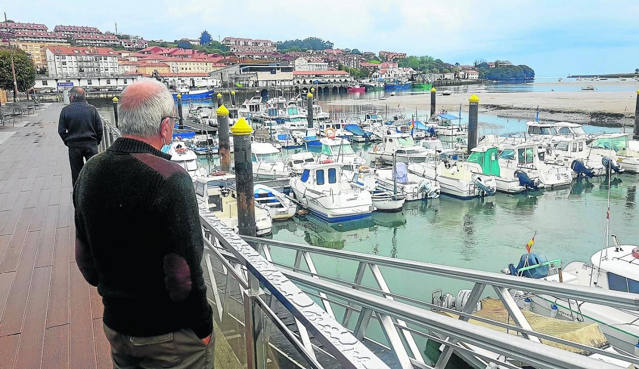 Con las mareas bajas, la operatividad del puerto se ve notablemente reducida en la actualidad. 