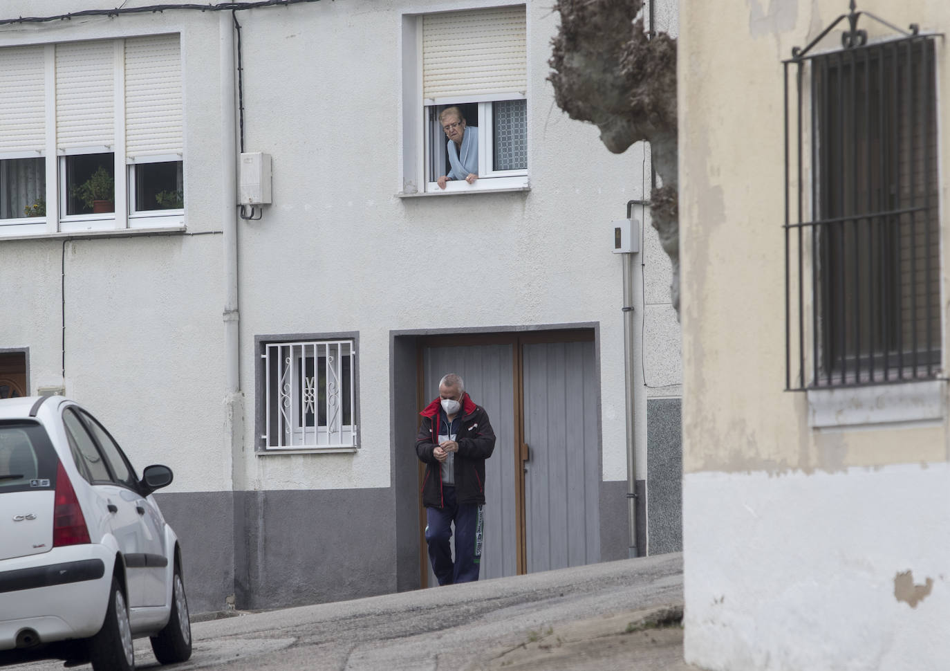 Muchos vecinos del municipio de Valdeolea se han autoconfinado para parar al virus. 