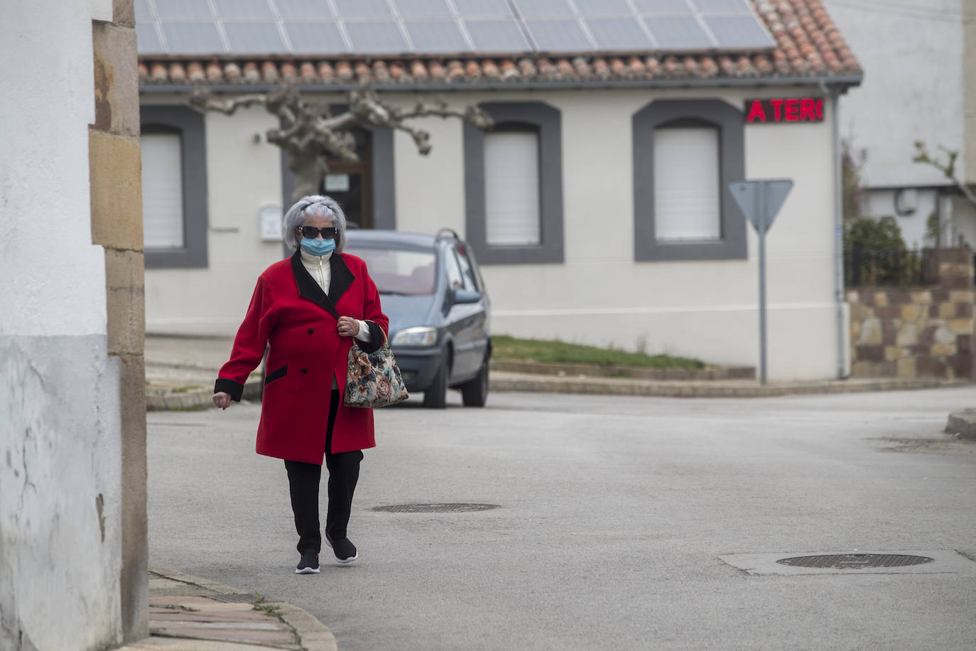 Muchos vecinos del municipio de Valdeolea se han autoconfinado para parar al virus. 