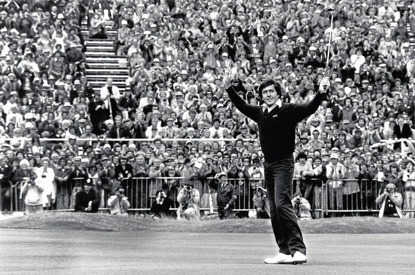 Ballesteros celebra su victoria en el Abierto Británico el 21 de julio de 1979.